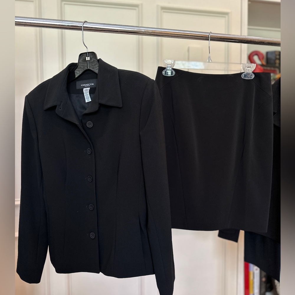 Ladies suit